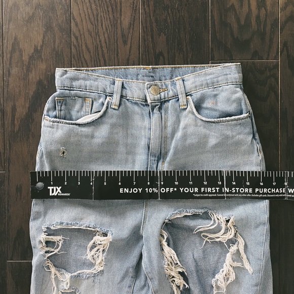 UO BDG Destroyed Jeans - Picture 5 of 6